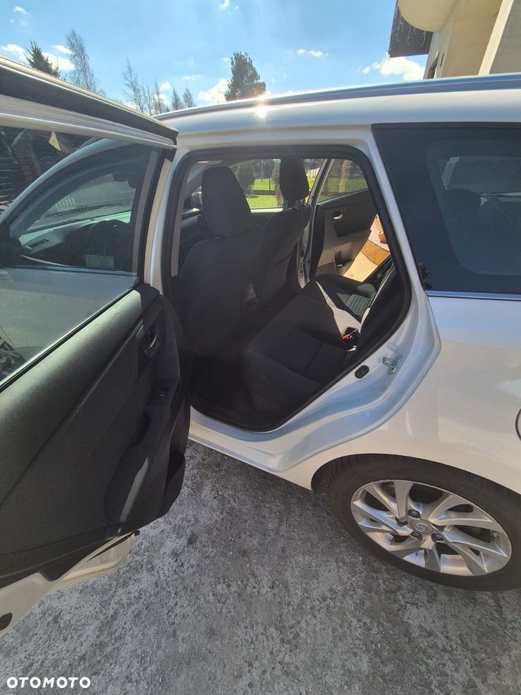 Toyota Auris Hybrid 135 Premium - 3