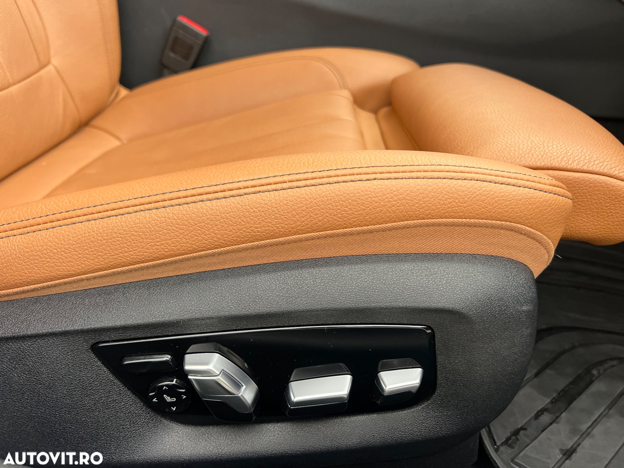 BMW Seria 5 520d AT - 33