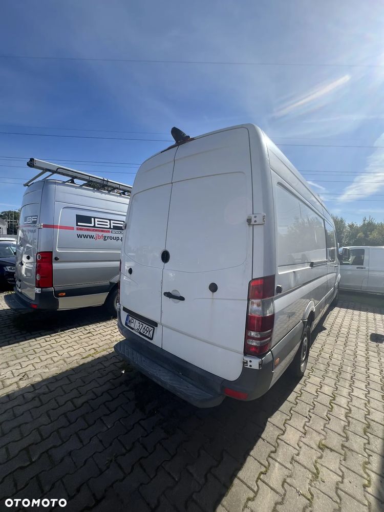 Mercedes-Benz Sprinter - 5