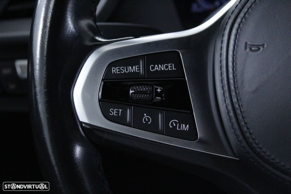 BMW 116 d Pack Desportivo M Auto - 24