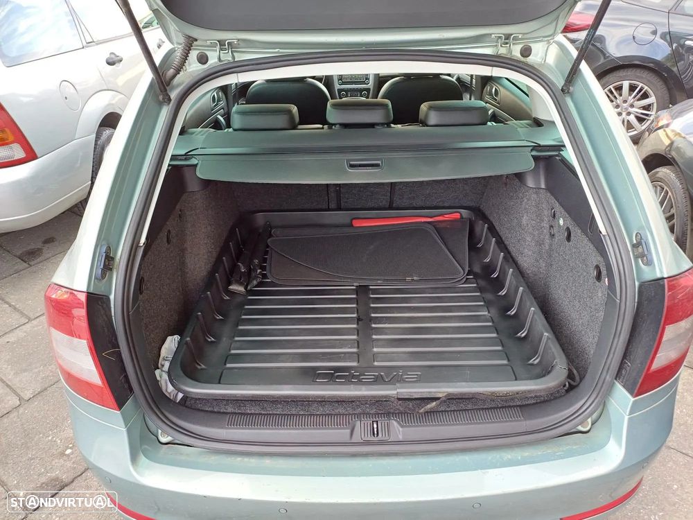 Skoda Octavia Break 1.6 TDi Sportline - 11