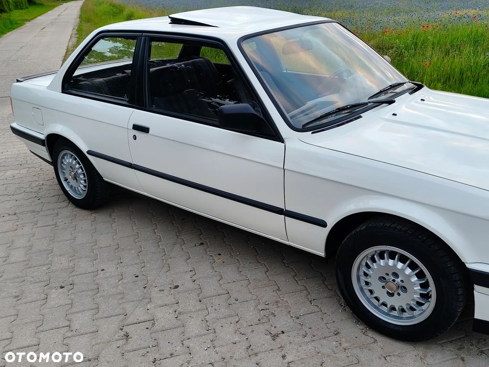 BMW Seria 3 318is - 6
