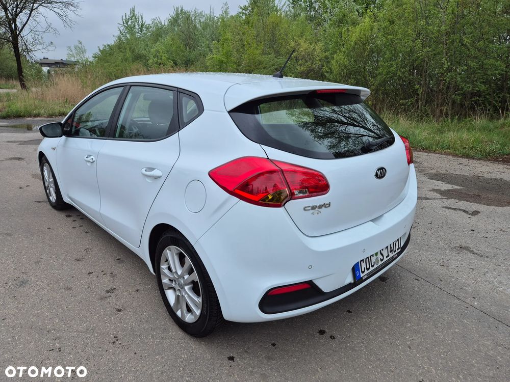 Kia Ceed 1.4 CVVT Fifa World Cup Edition - 15