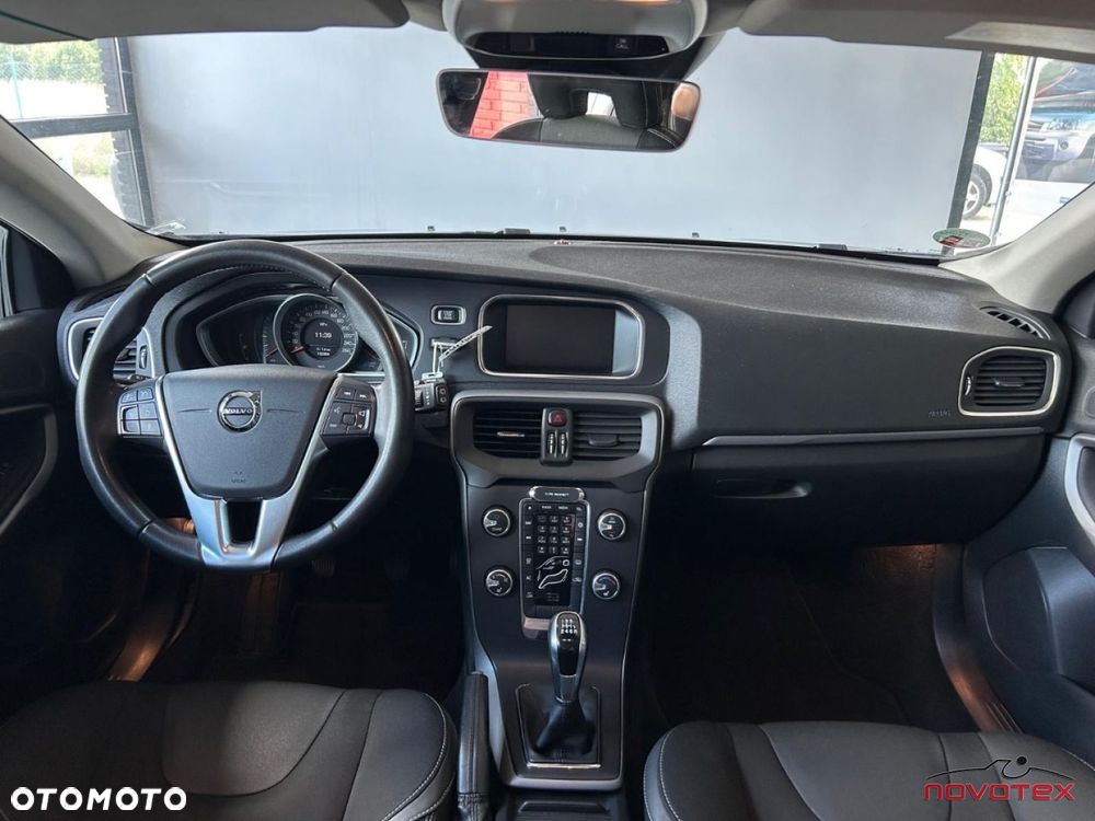 Volvo V40 D2 Drive-E Momentum - 12