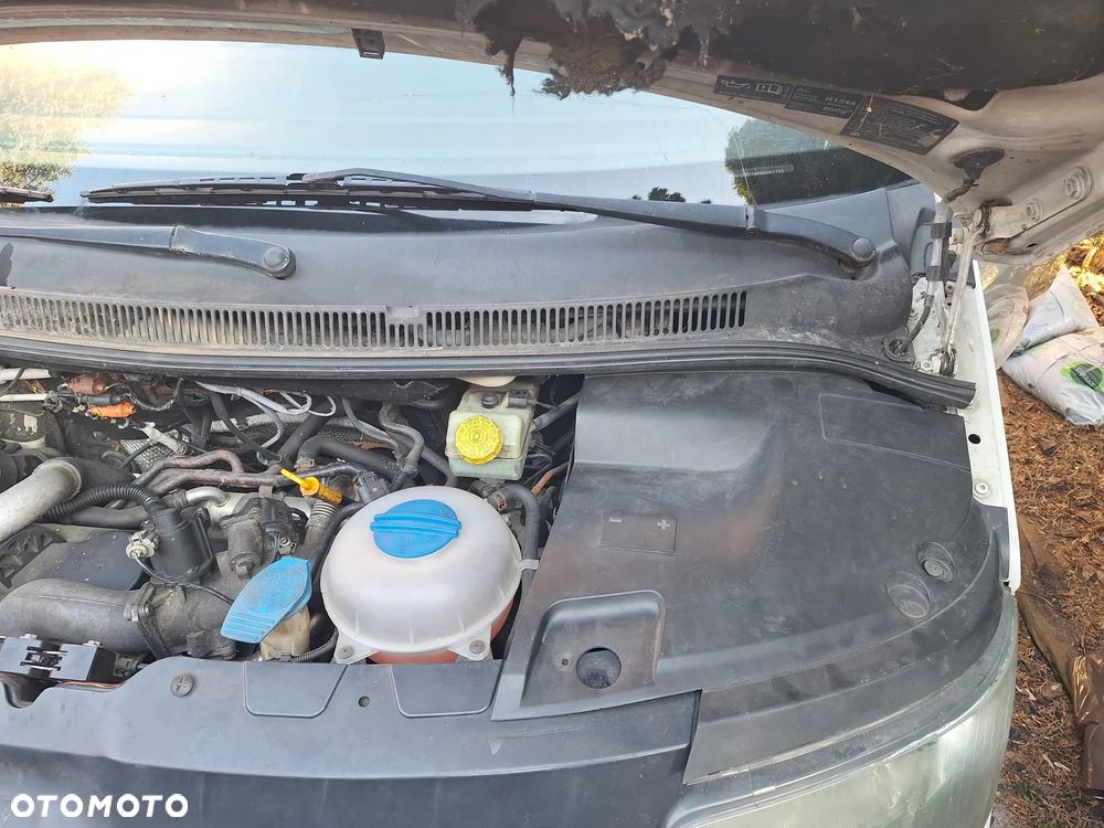Volkswagen T5 - 15