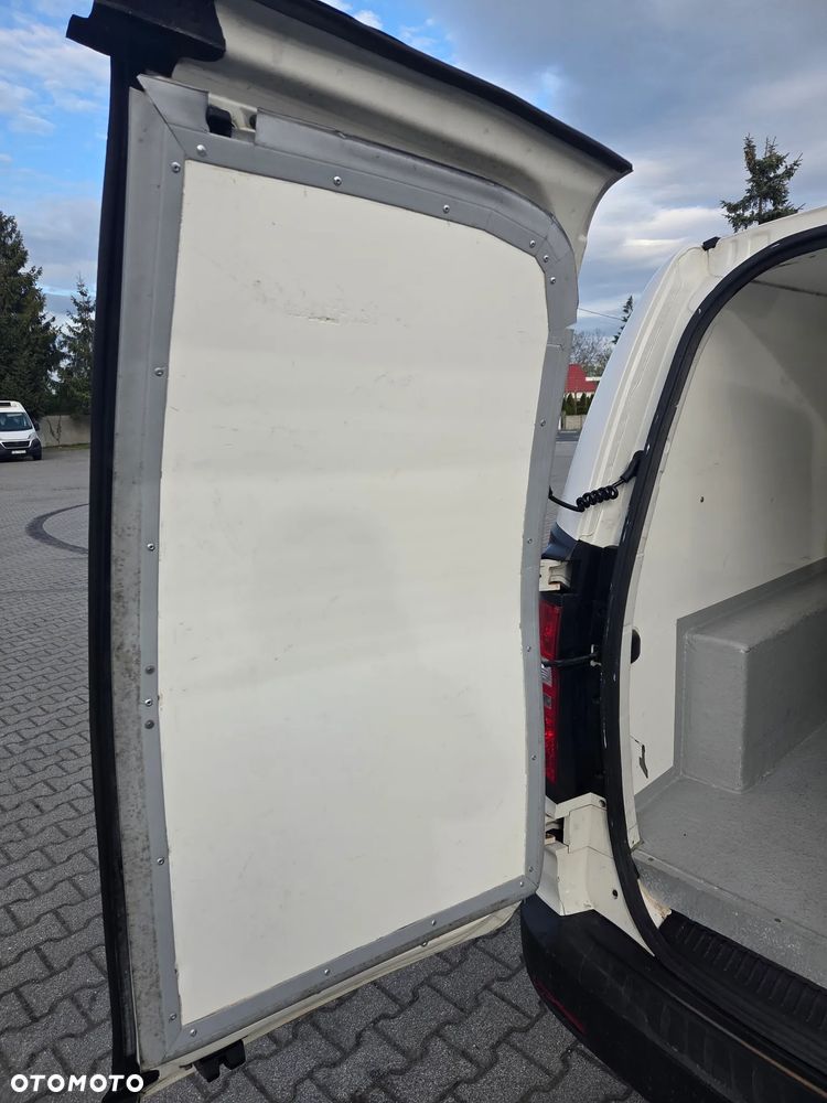 Hyundai H-1 Starex - 7