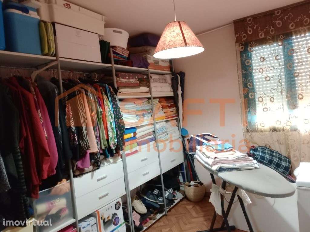 Apartamento T5, em excelente localização - Grande imagem: 4/7