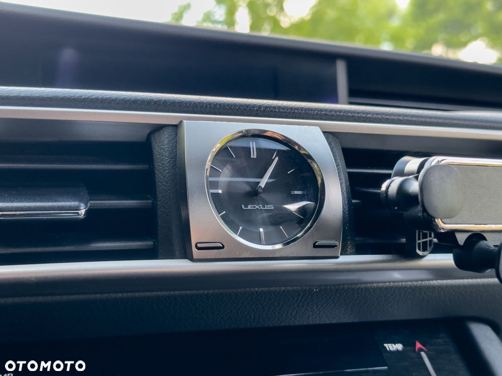 Lexus IS 200t / 300 F Sport - 15