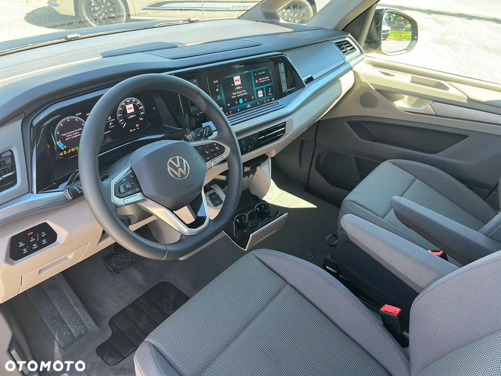 Volkswagen Multivan - 12