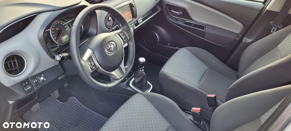 Toyota Yaris 1.33 Premium - 6