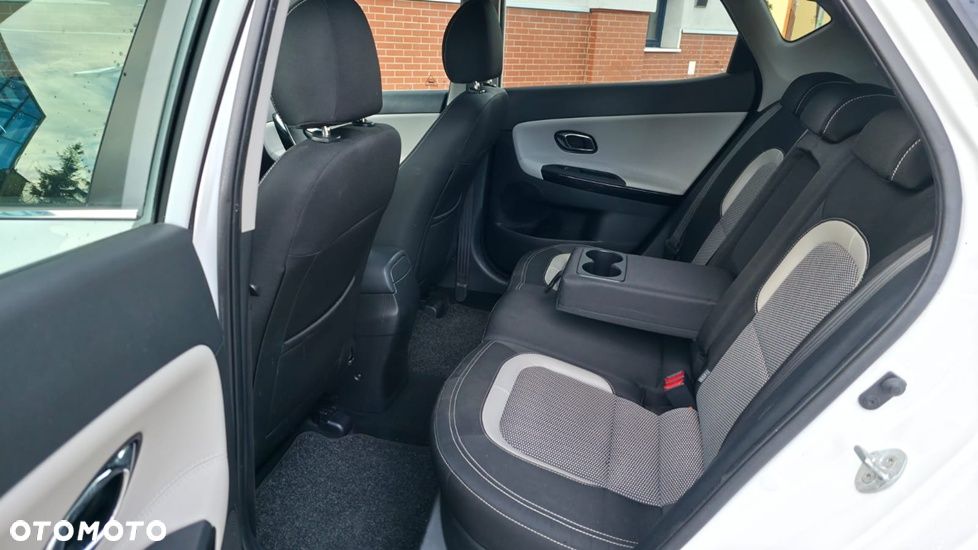 Kia Ceed 1.6 CRDi 136 ISG Spirit - 17