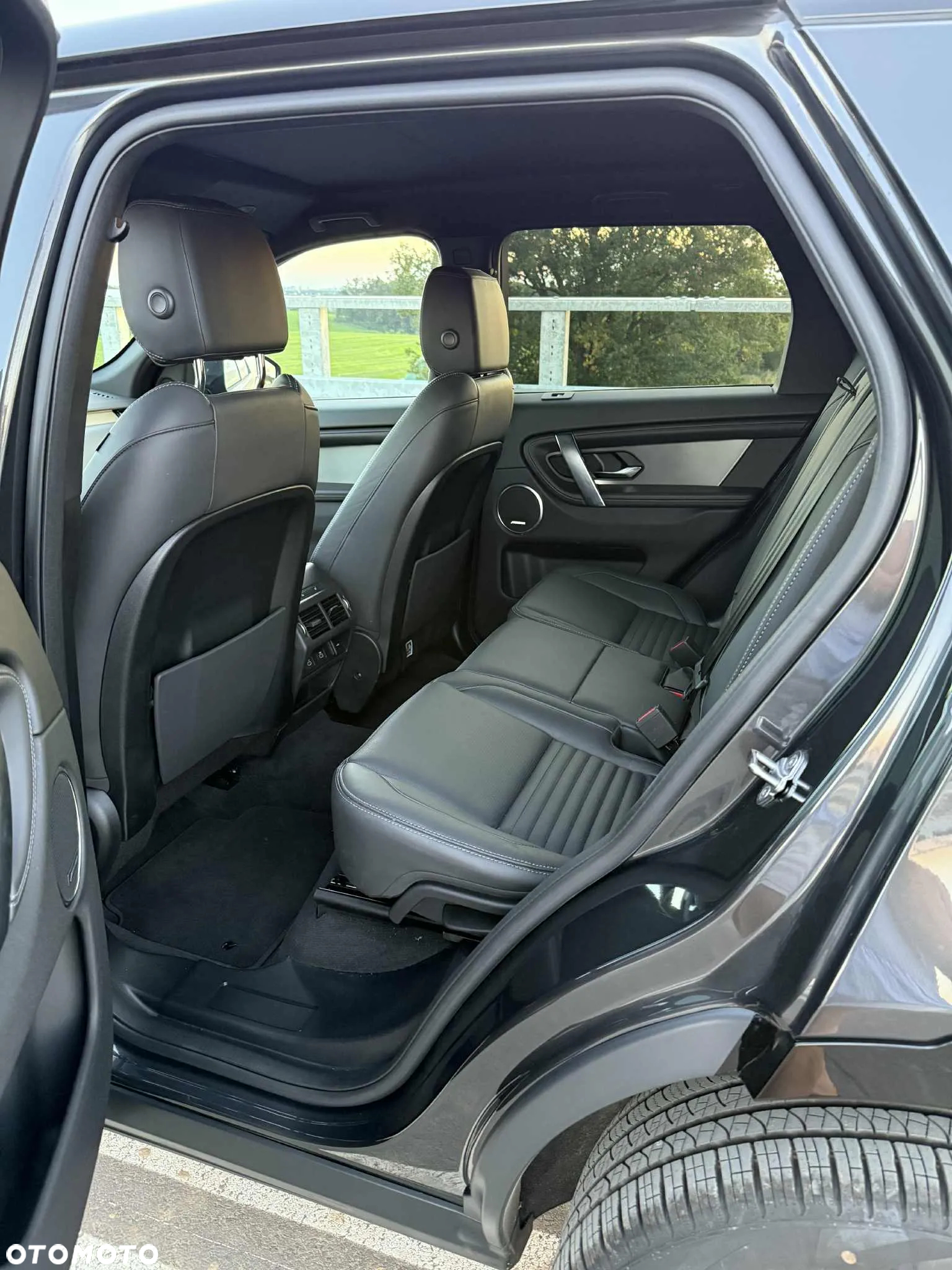 Land Rover Discovery Sport 2.0 D150 R-Dynamic S - 11
