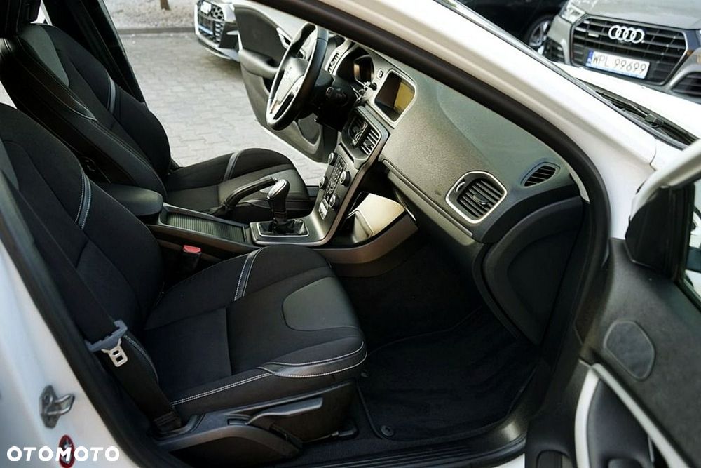 Volvo V40 D2 - 12
