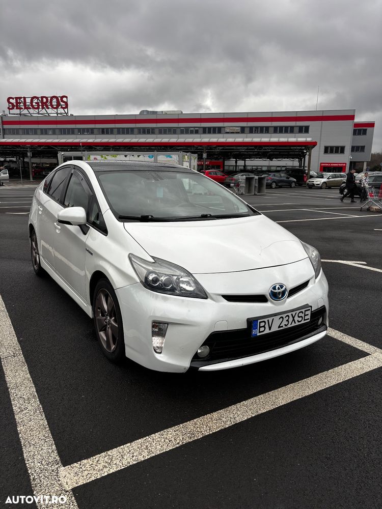 Toyota Prius (Hybrid) Sol - 4