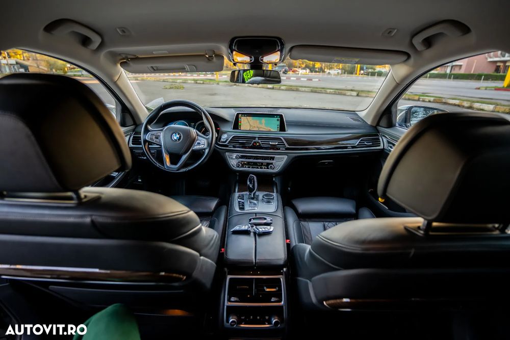 BMW Seria 7 740e iPerformance - 9