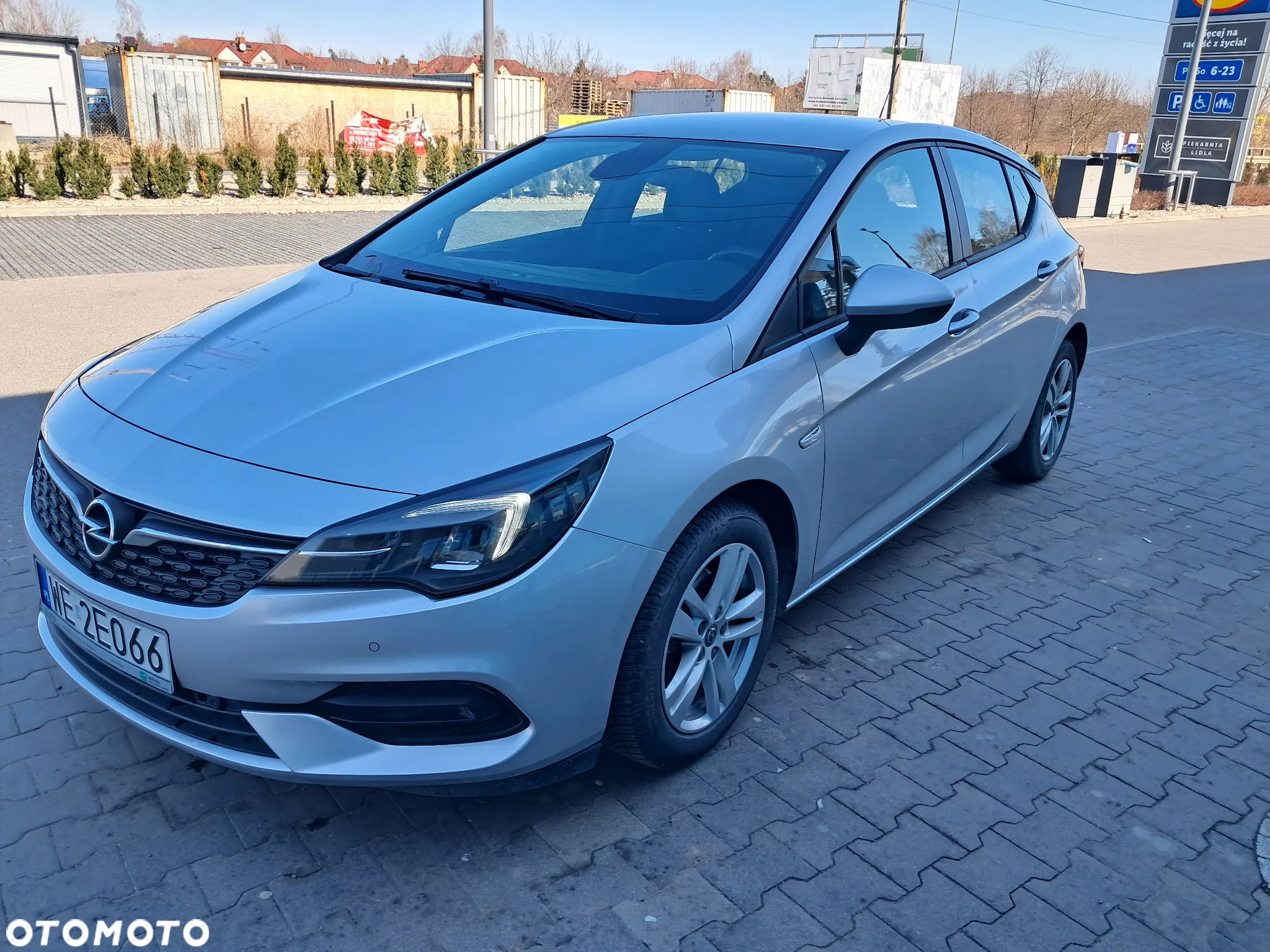 Opel Astra V 1.2 T Edition S&S - 18