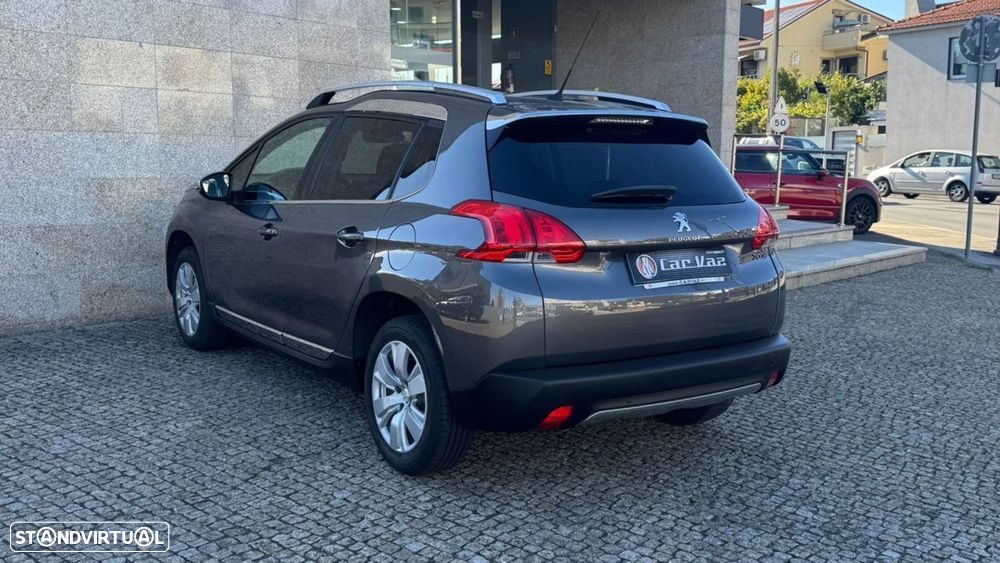 Peugeot 2008 1.2 PureTech Allure - 8