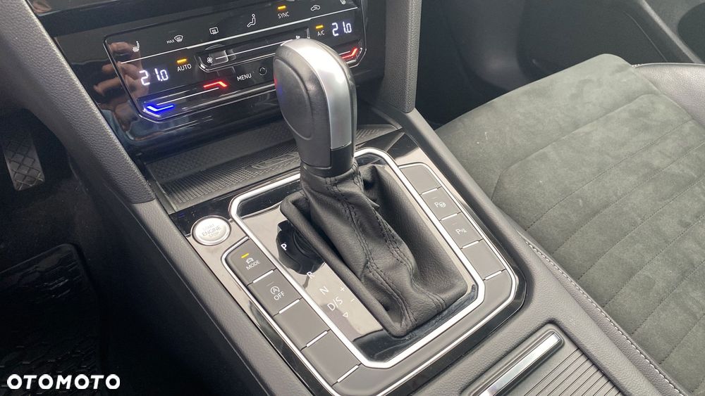 Volkswagen Passat - 19