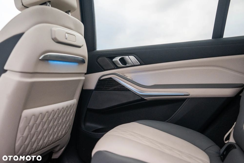 BMW X7 M60i xDrive mHEV sport - 17