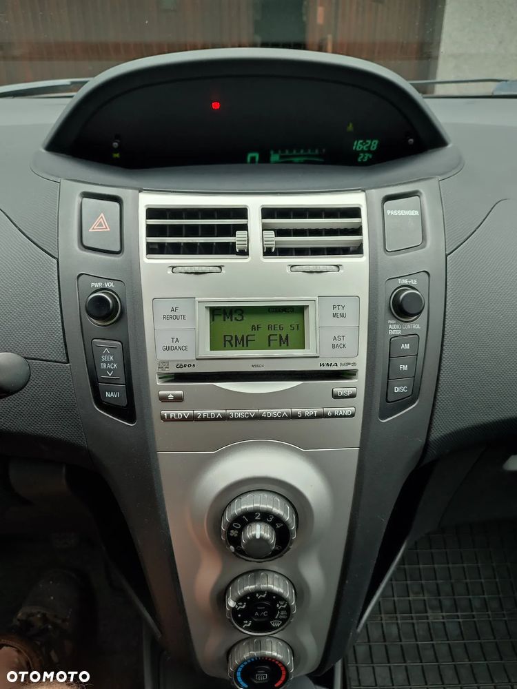 Toyota Yaris 1.0 Luna A/C - 10