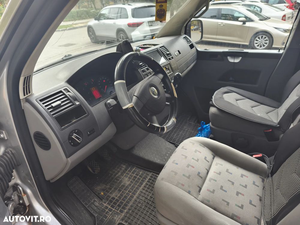 Volkswagen Caravelle - 7