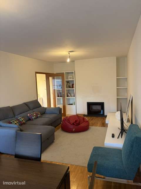 Apartamento T2 em Leça da Palmeira, na 1ª linha de mar - Grande imagem: 2/9