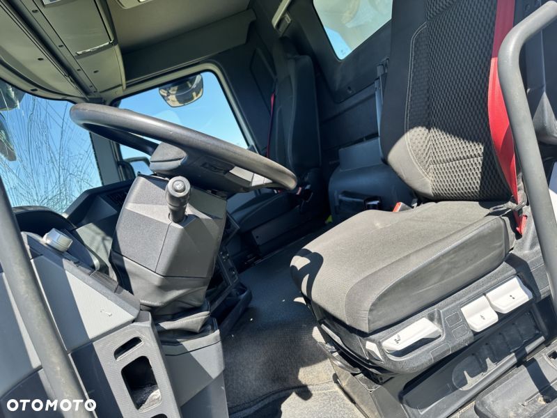 Renault C 380 6X4 - 18
