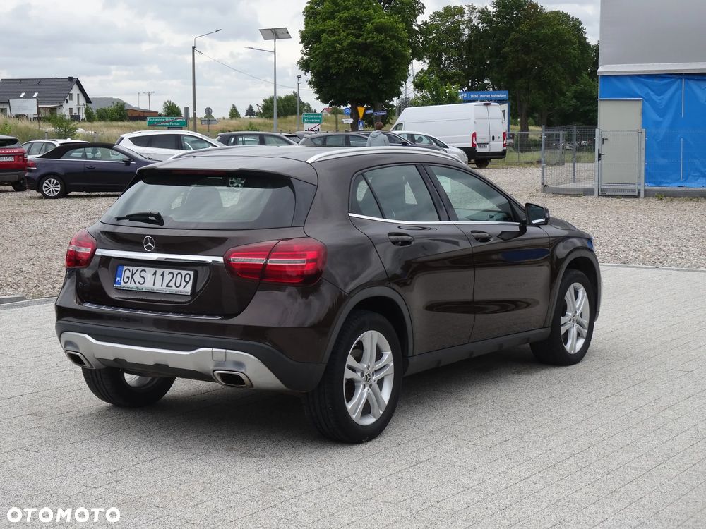 Mercedes-Benz GLA 200 d 4Matic 7G-DCT UrbanStyle Edition - 9