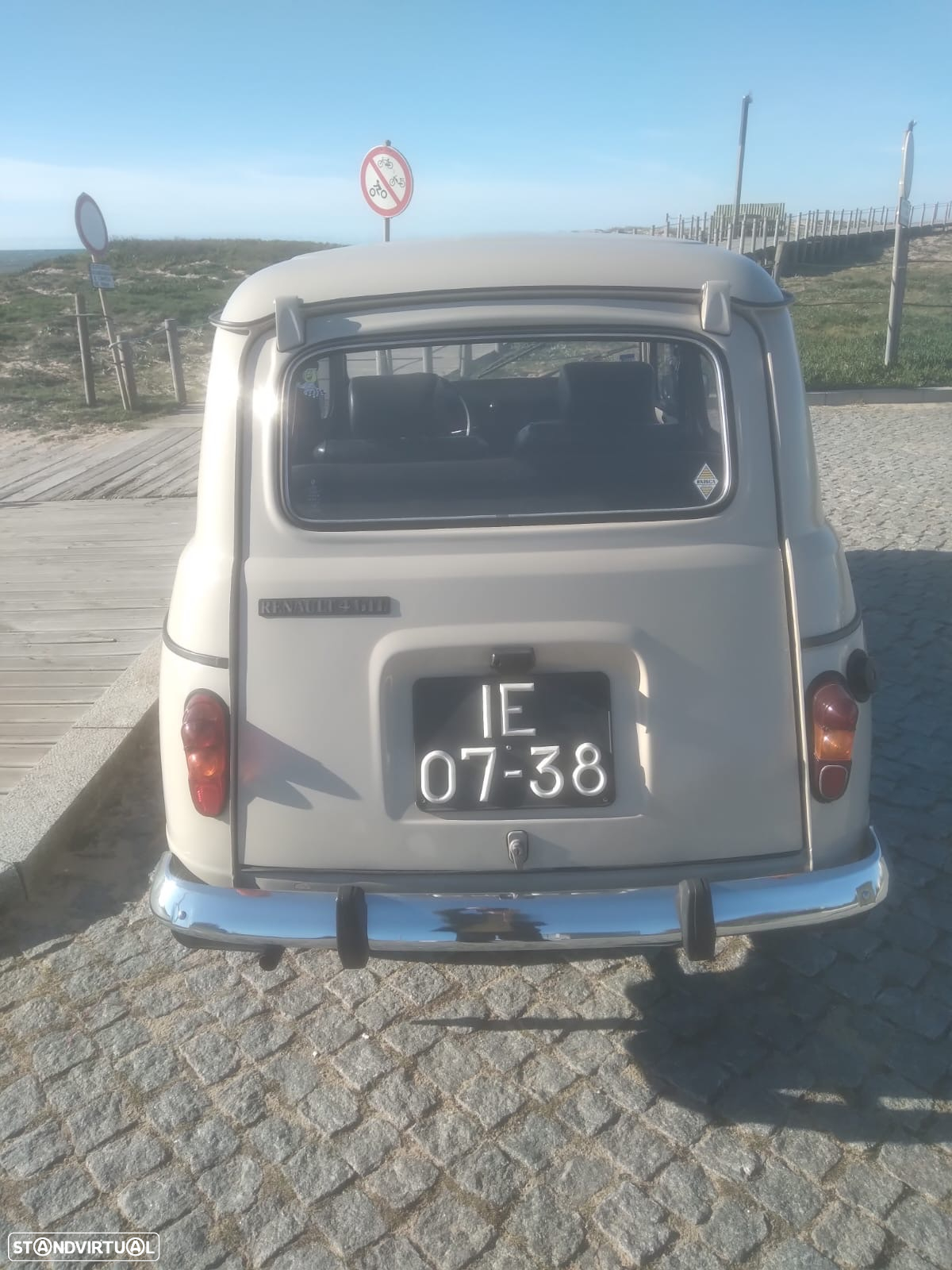 Renault 4 - 4