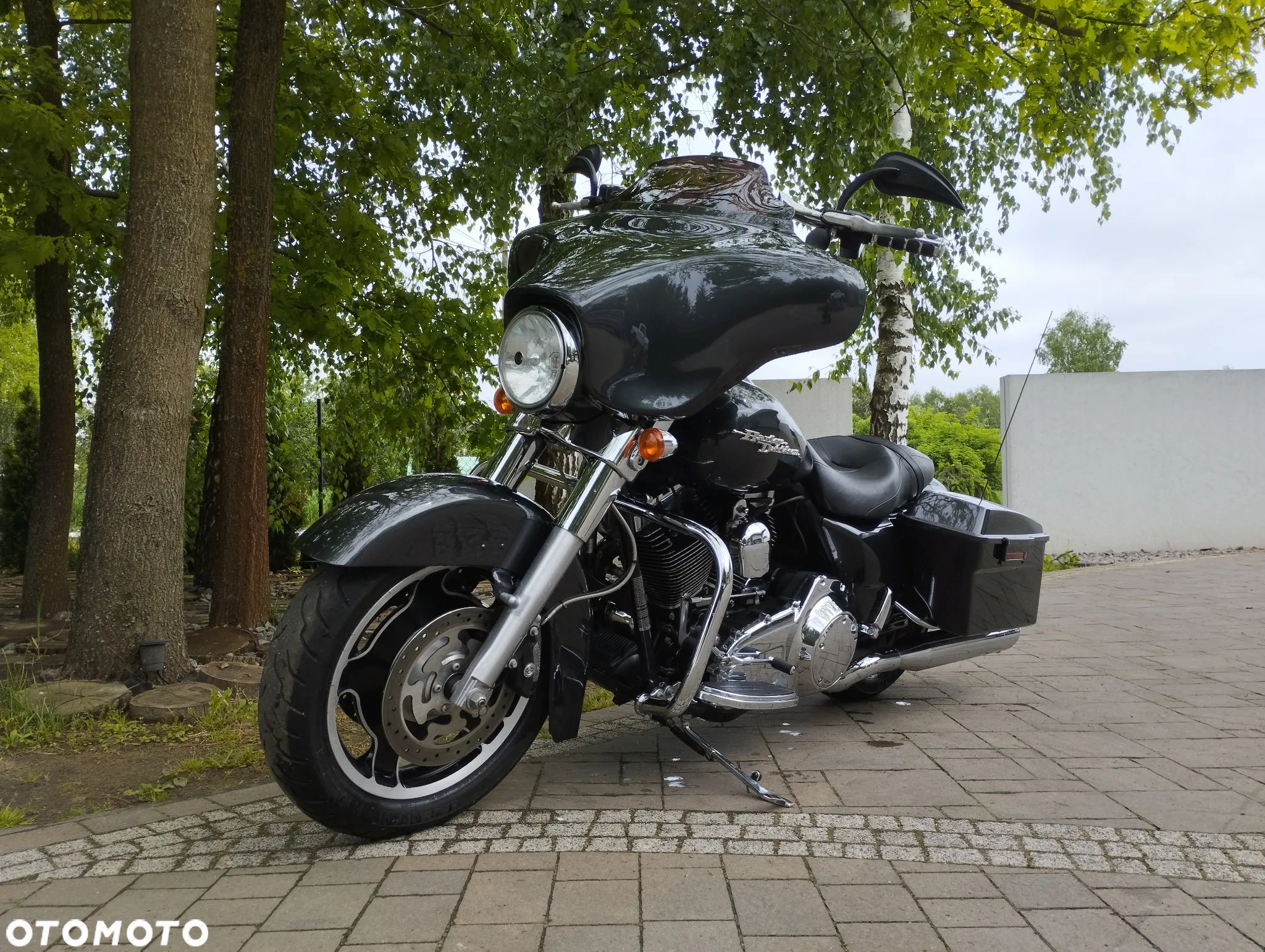 Harley-Davidson Touring Street Glide - 2