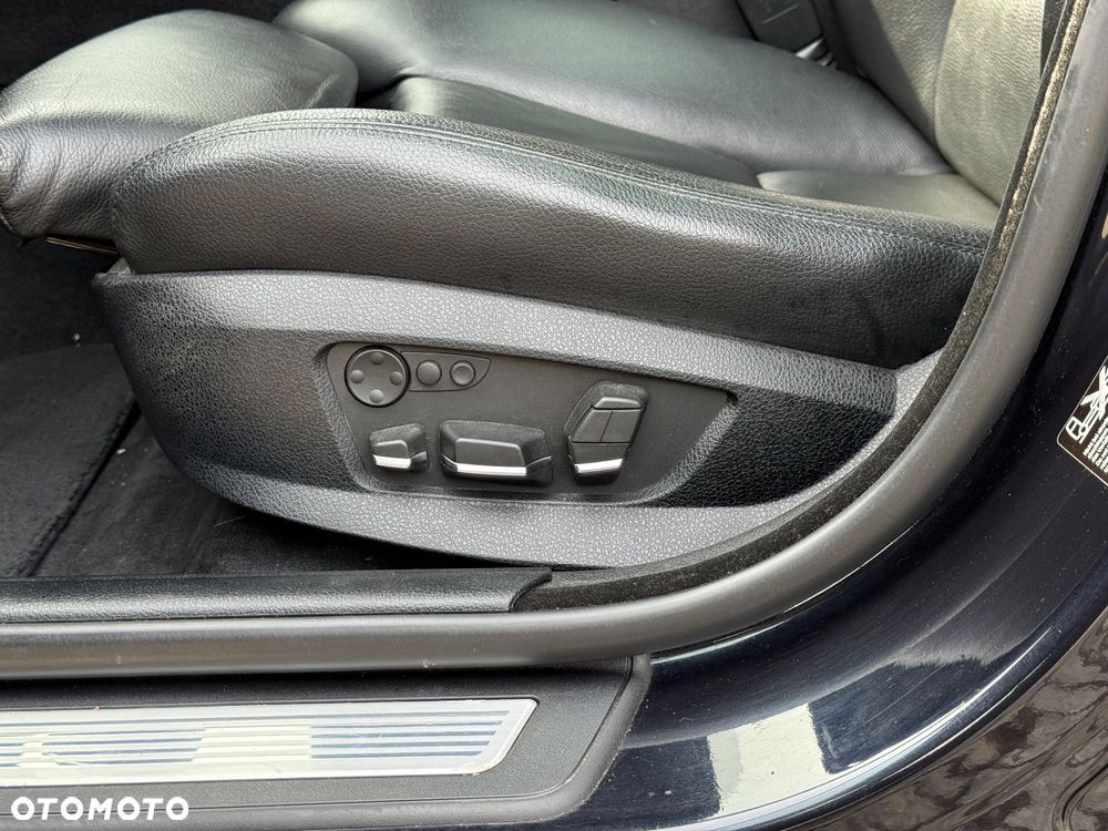 BMW Seria 5 530d xDrive Sport-Aut Luxury Line - 23