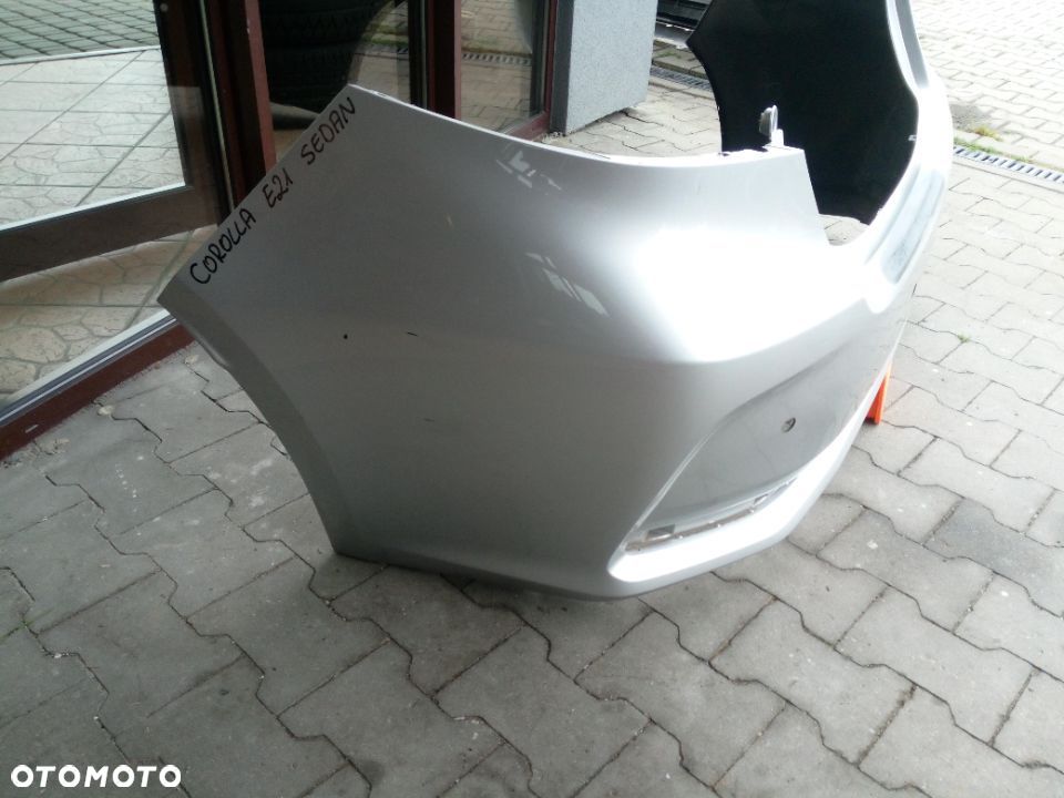 Toyota Corolla e21 sedan ZDERZAK TYŁ - 2