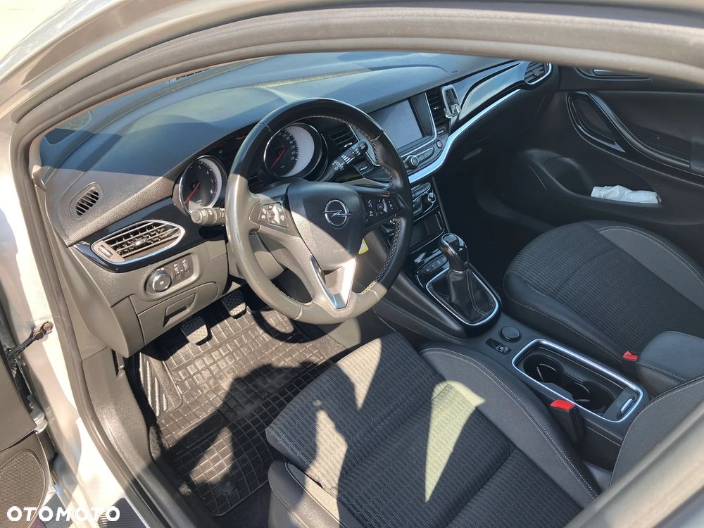 Opel Astra 1.2 T Business Edition S&S - 9