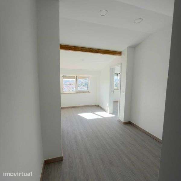 Alugo T1 + 1 Remodelado - Lisboa - Excelente Vista - Grande imagem: 2/12
