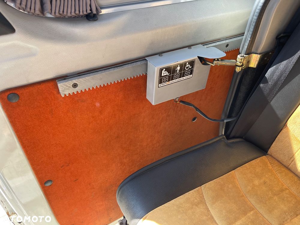 Volkswagen Crafter/2,5Tdi/17 miejsc - 16