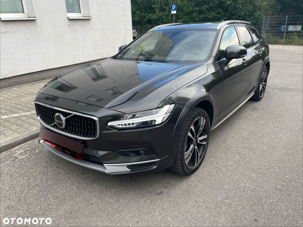 Volvo V90 Cross Country - 1