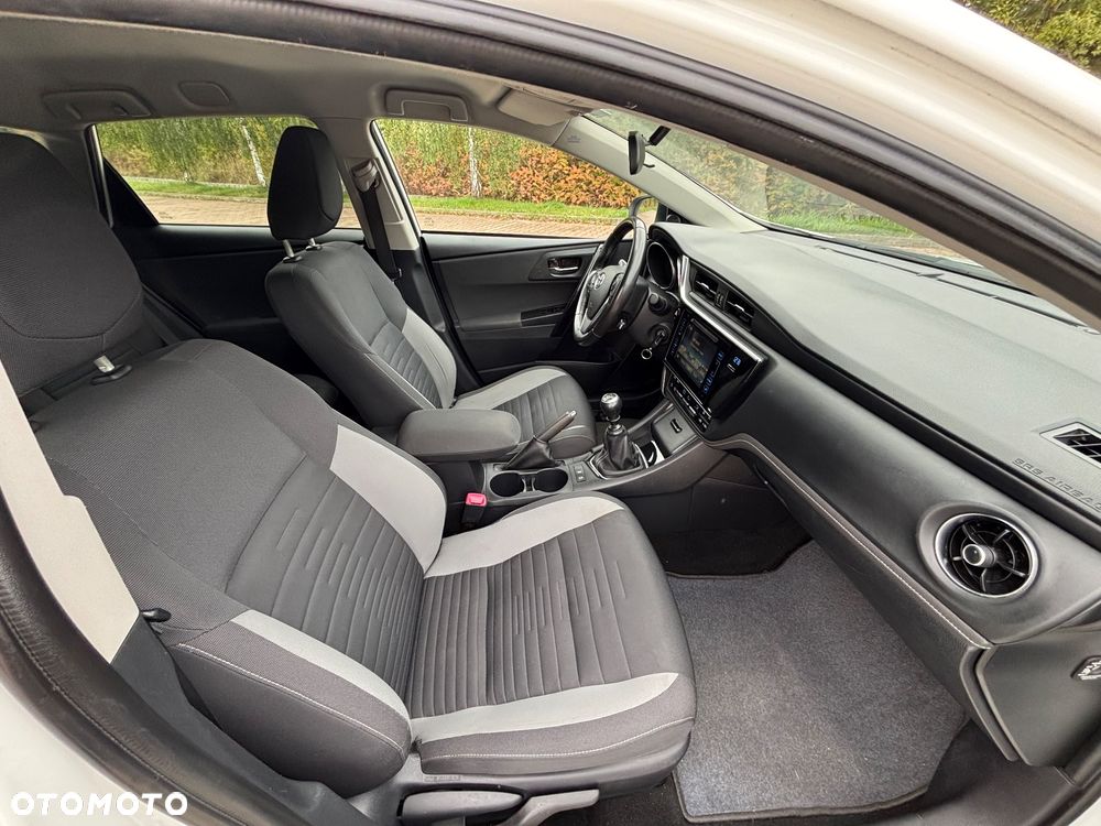 Toyota Auris 1.6 D-4D Comfort - 23