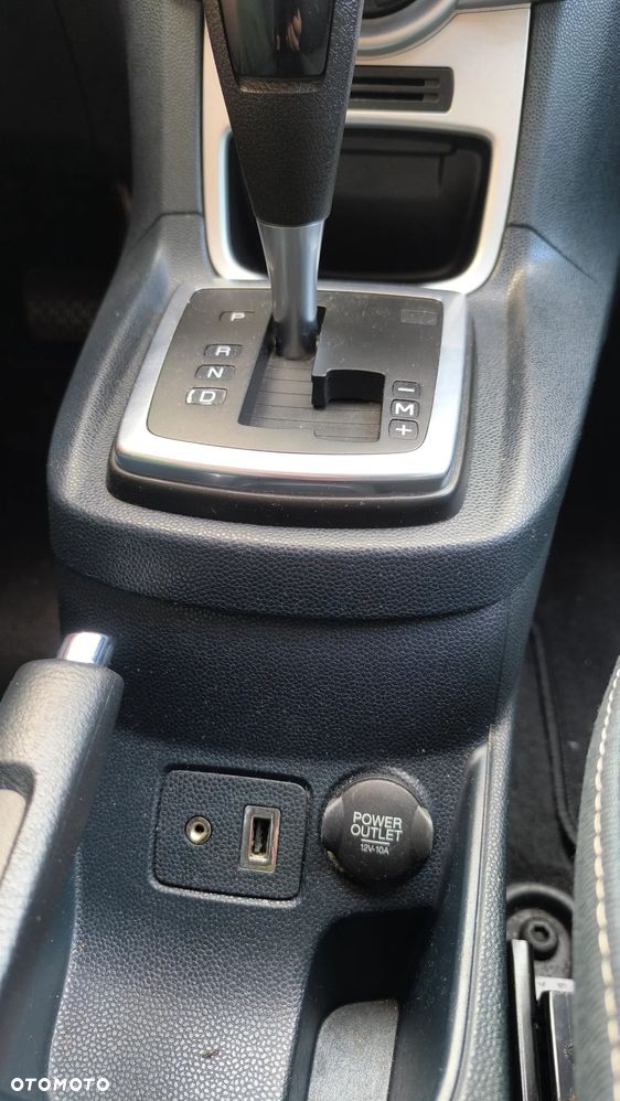Ford Fiesta 1.4 Autom Champions Edition - 11