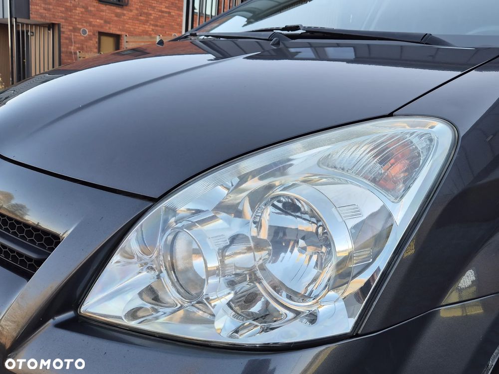 Toyota Corolla Verso 1.6 Premium - 19