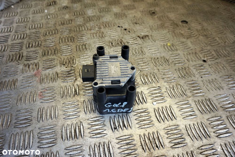 CEWKA ZAPŁONOWA GOLF V 1.6 8V 032905106B NGK VOLKSWAGEN 2003-2009 - 1