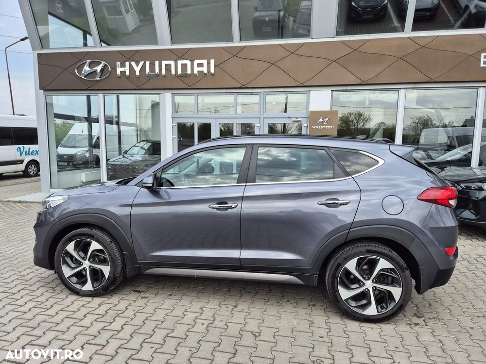 Hyundai Tucson 2.0 CRDI 4WD 6MT Luxury Pack+ - 2