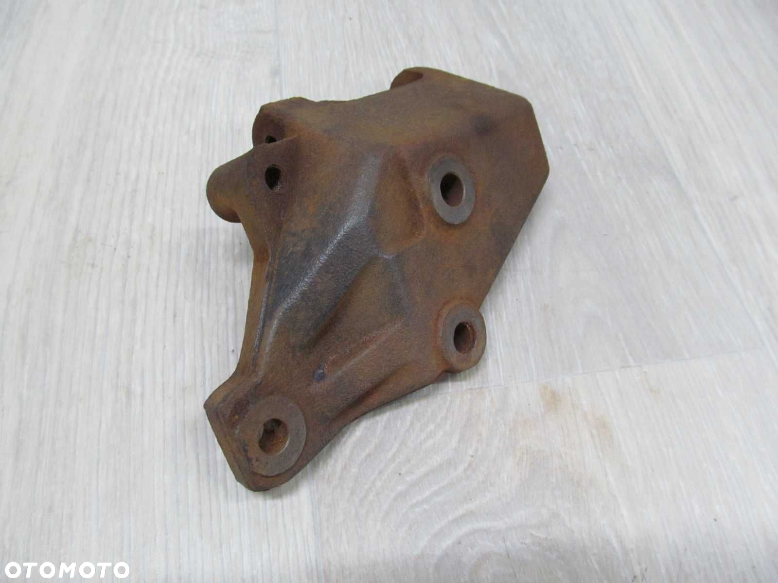DAIHATSU HIJET PFAU PORTER 1.3 98- LAPA PODPORA SILNIKA - 2