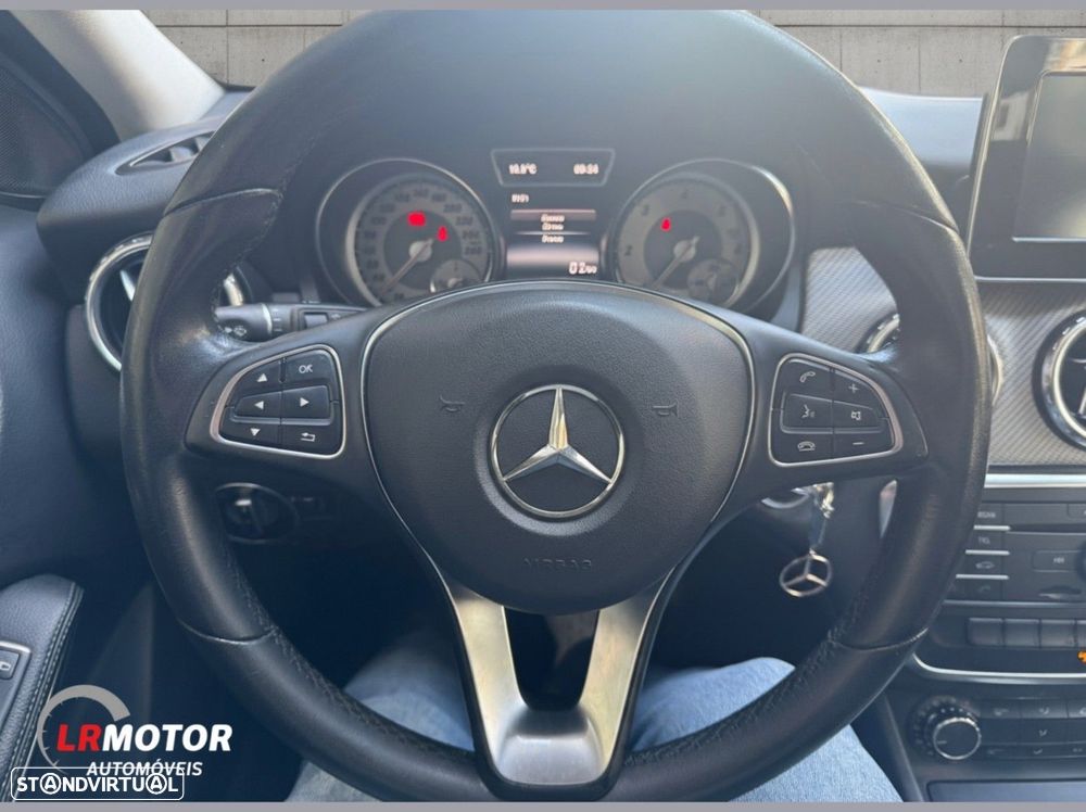 Mercedes-Benz GLA 180 d - 10
