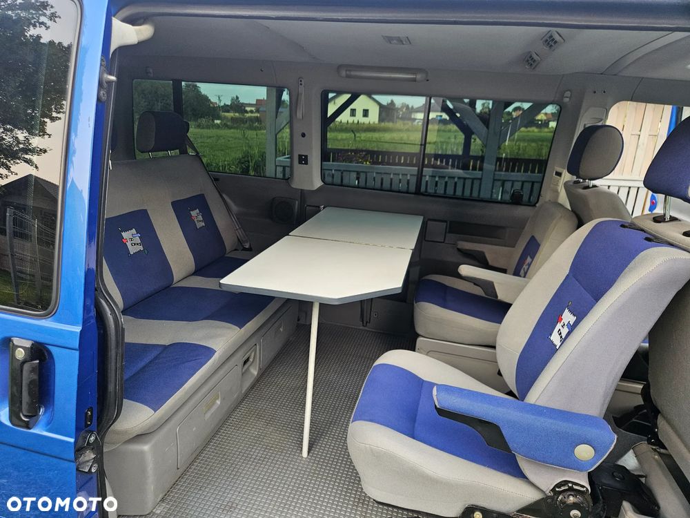 Volkswagen Multivan - 16