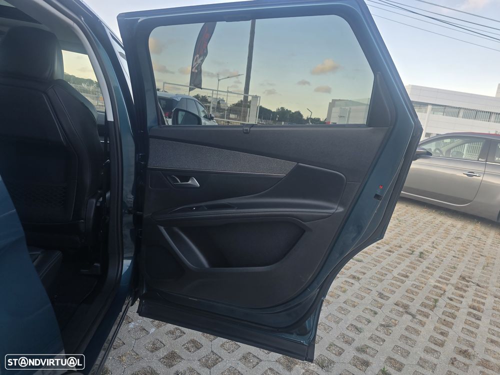 Peugeot 5008 1.5 BlueHDi Allure EAT8 - 48