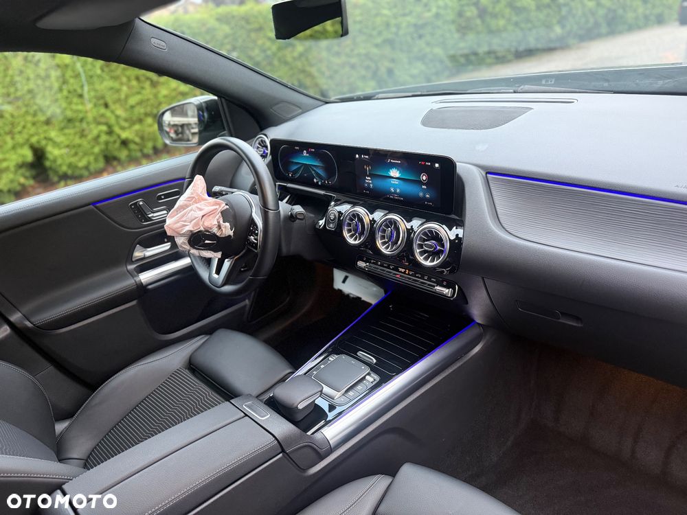 Mercedes-Benz GLA - 8