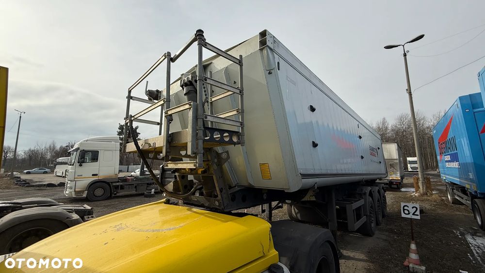 Schmitz Cargobull - 3