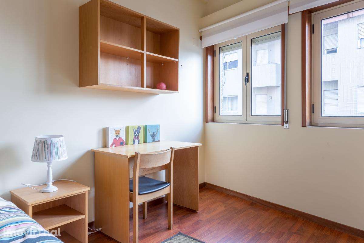 Quarto - localizado em Paranhos Porto - Grande imagem: 2/24