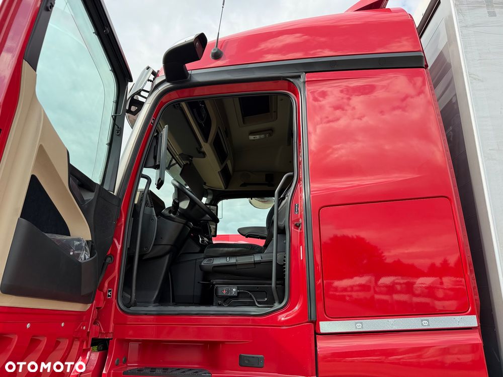 Mercedes-Benz Actros - 22