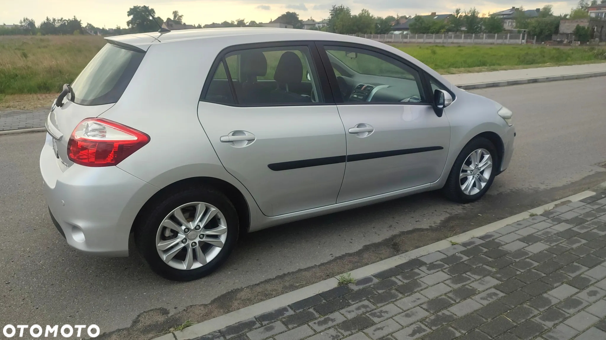 Toyota Auris 1.6 Luna - 6